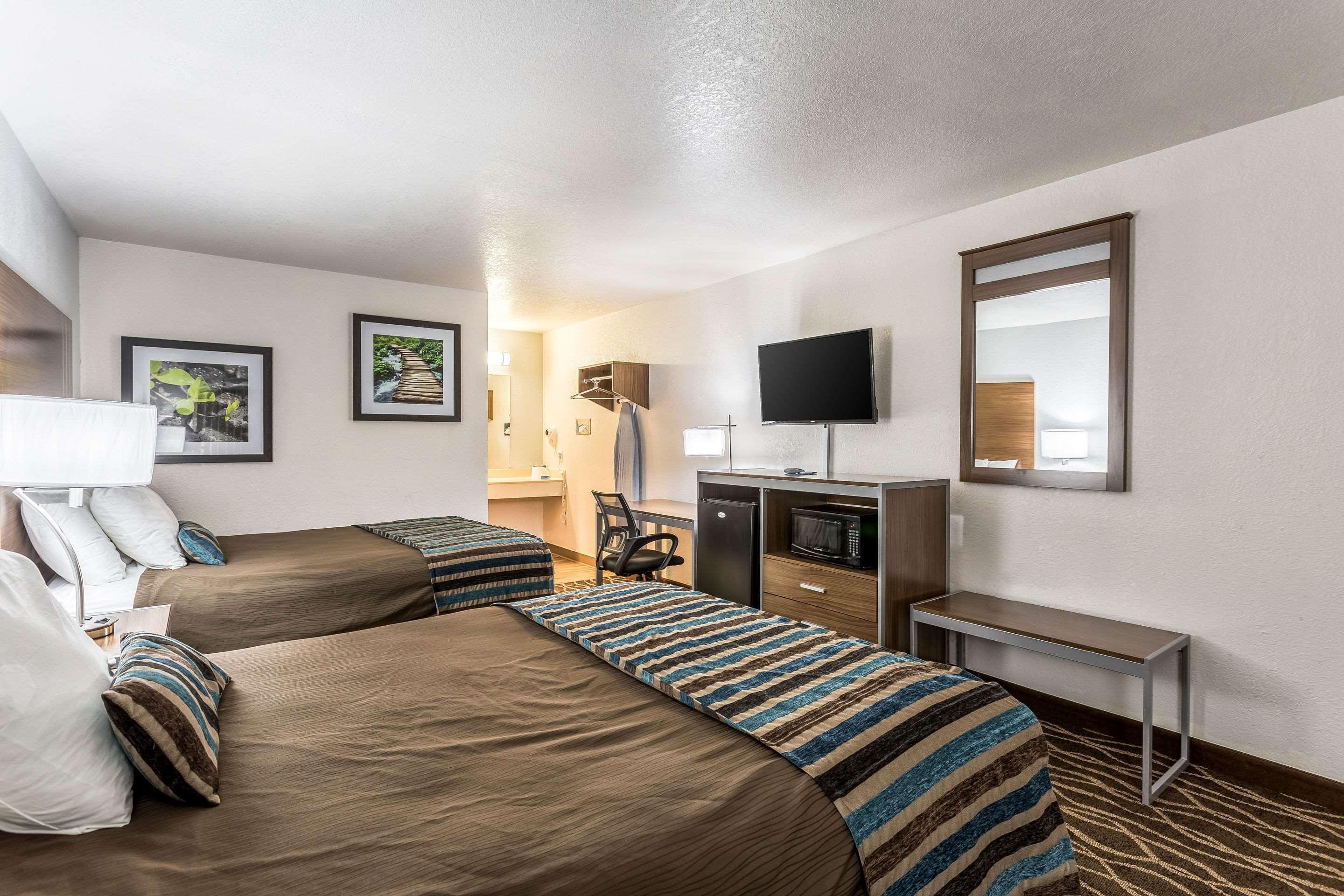 Rodeway Caverns Area Inn 2*