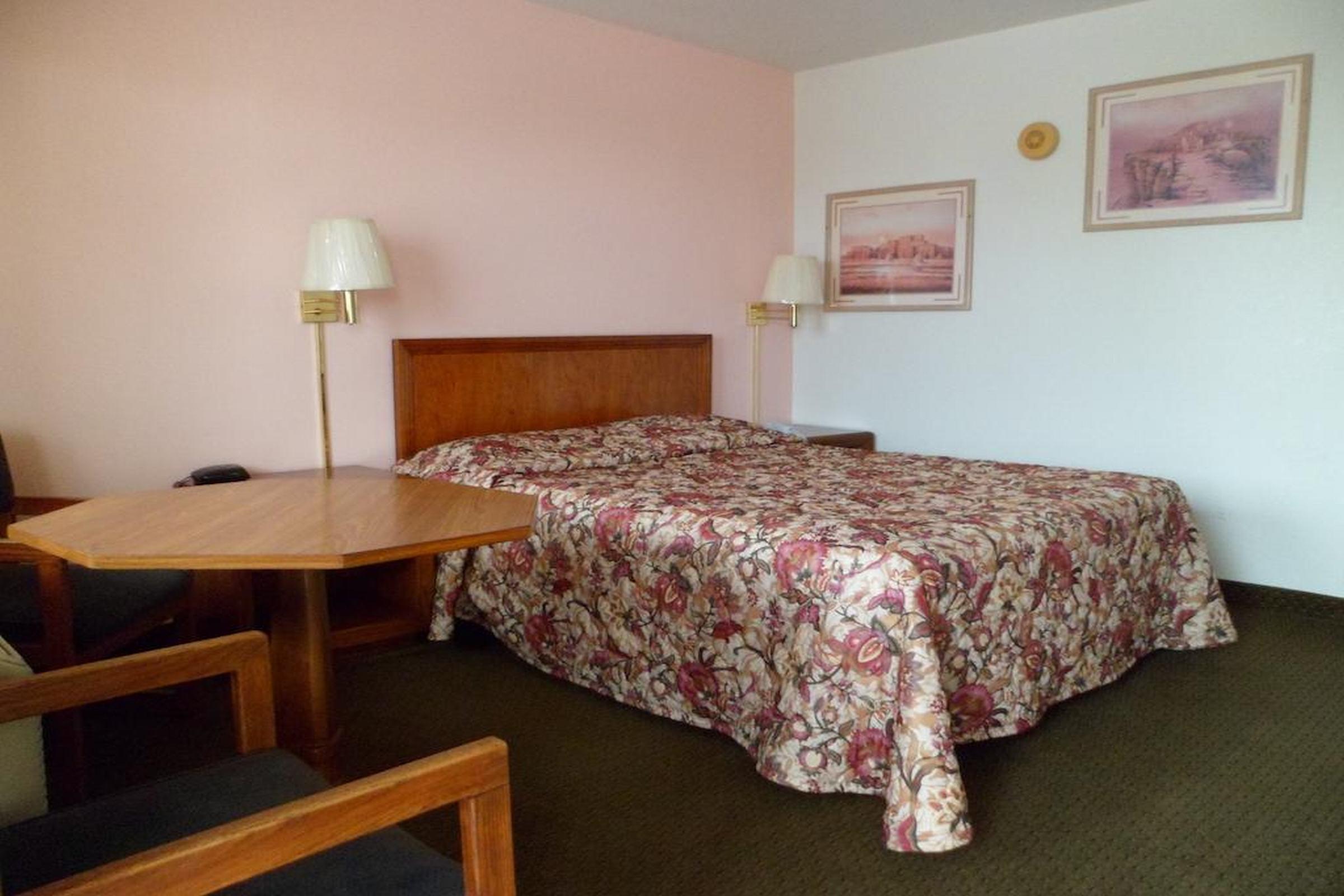 Rodeway Caverns Area Inn 2*